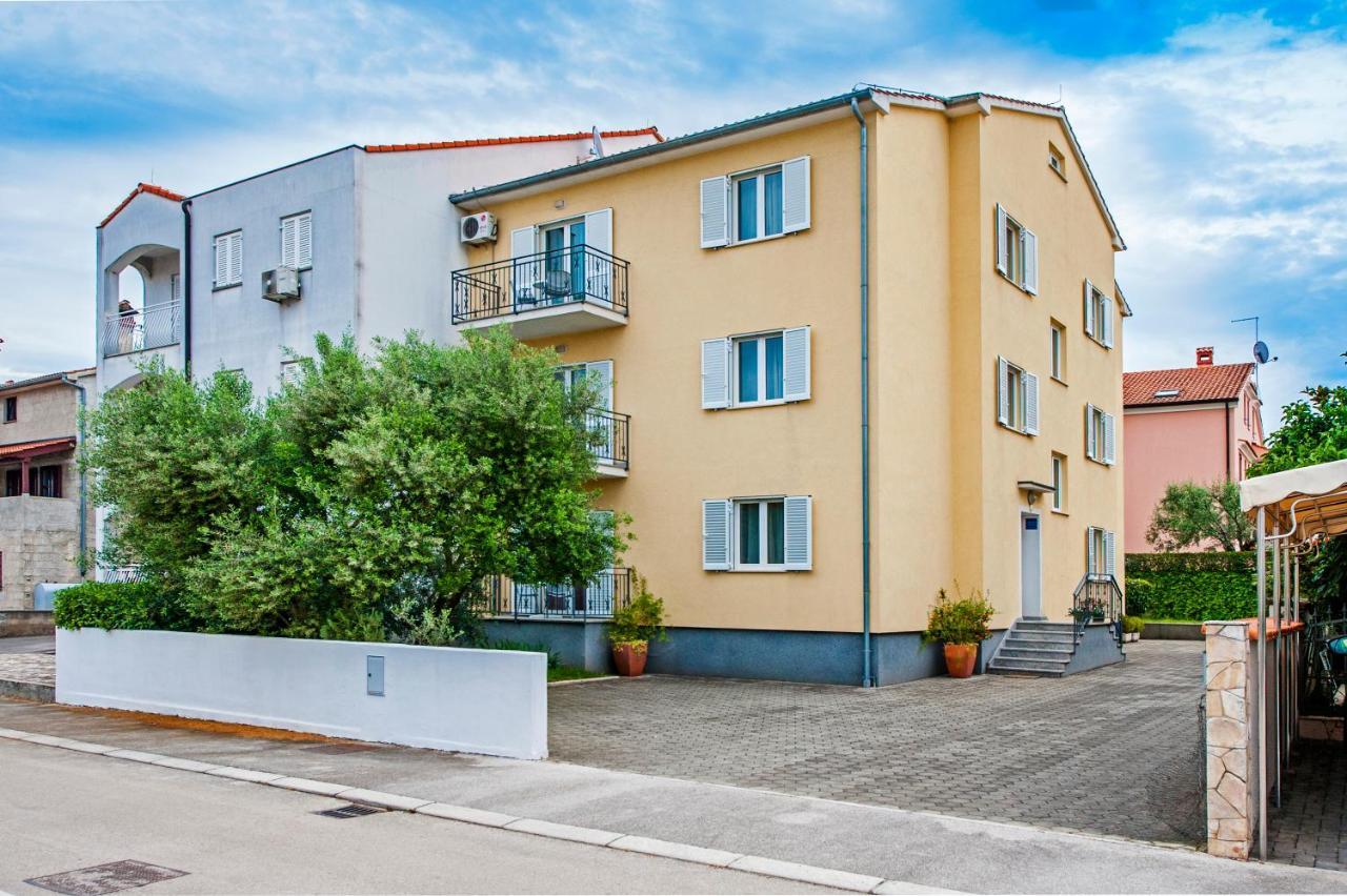 Apartments Bella B Rovigno Esterno foto
