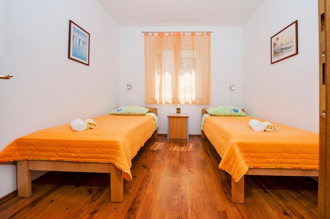 Apartments Bella B Rovigno Esterno foto
