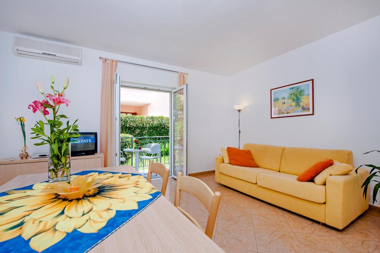 Apartments Bella B Rovigno Esterno foto
