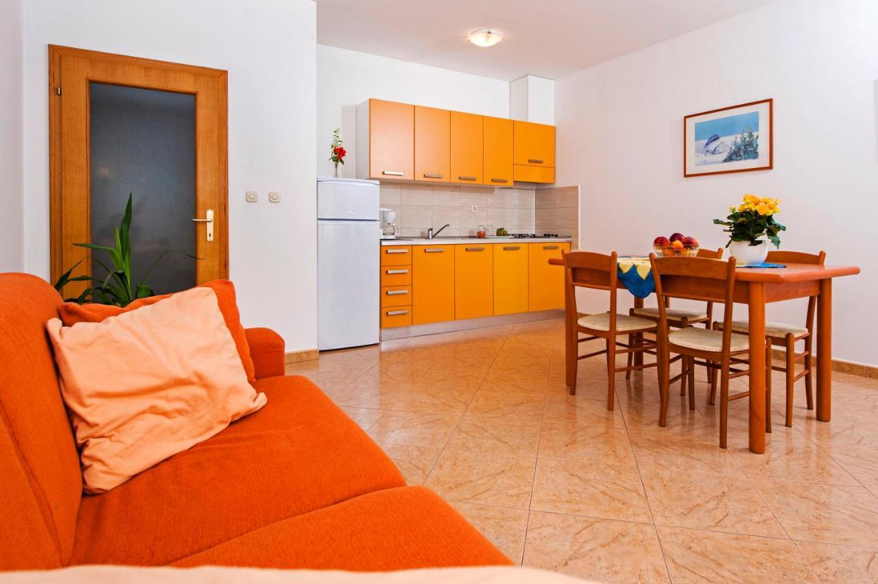 Apartments Bella B Rovigno Esterno foto