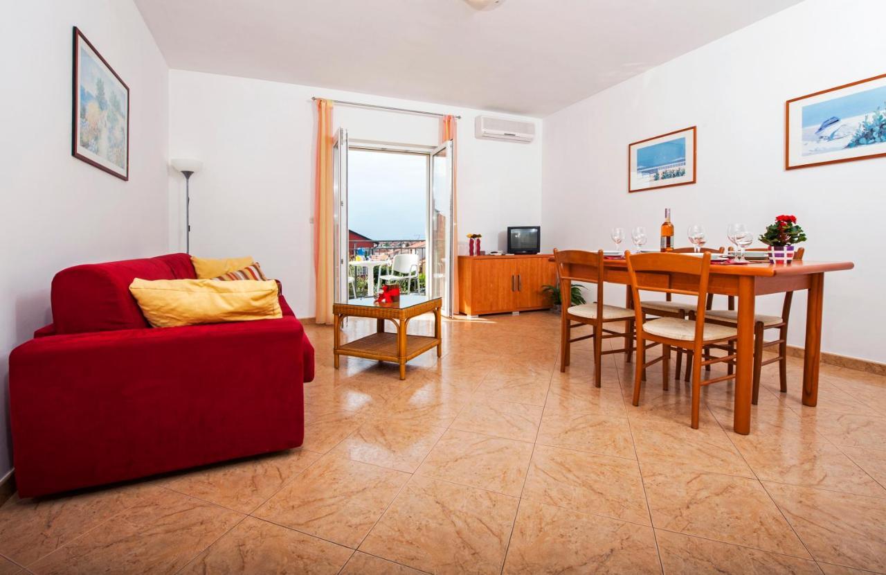 Apartments Bella B Rovigno Esterno foto