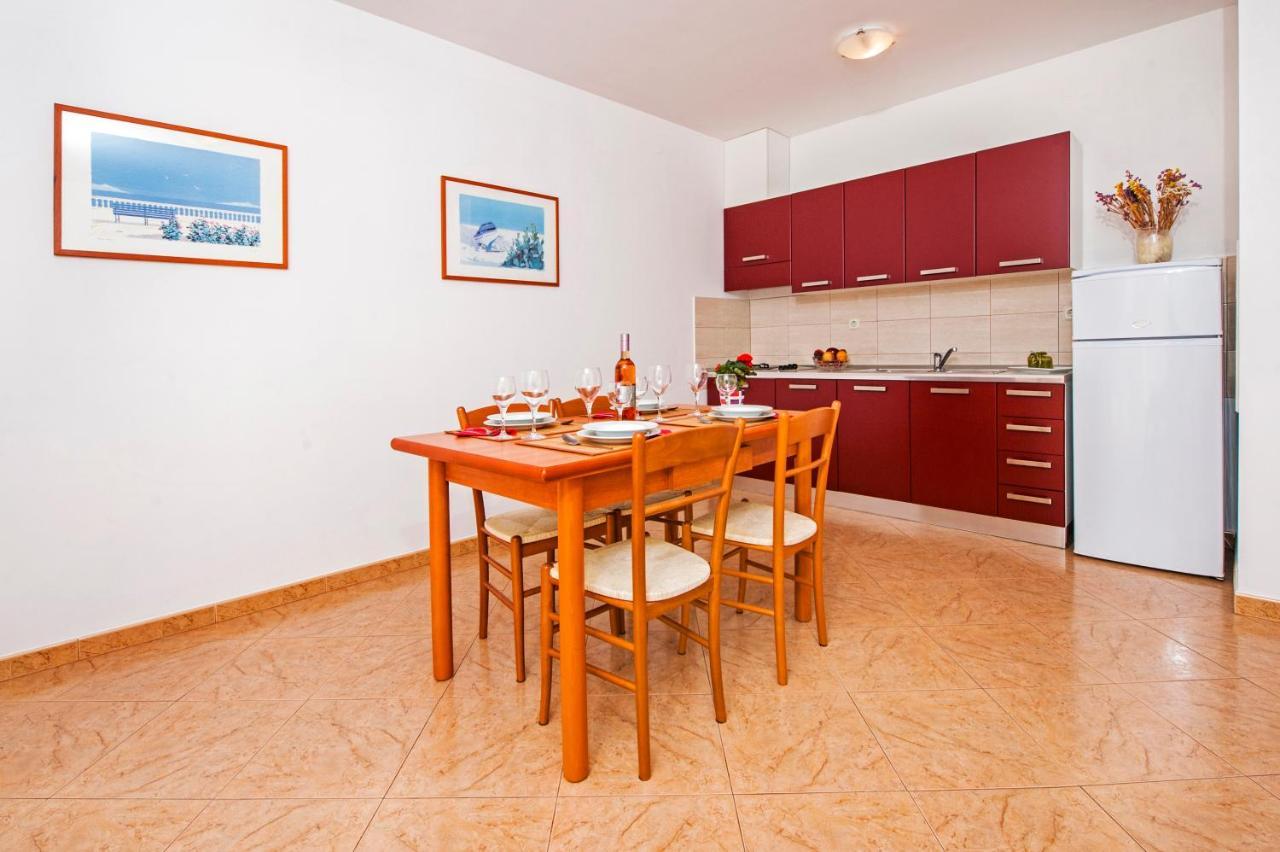 Apartments Bella B Rovigno Esterno foto
