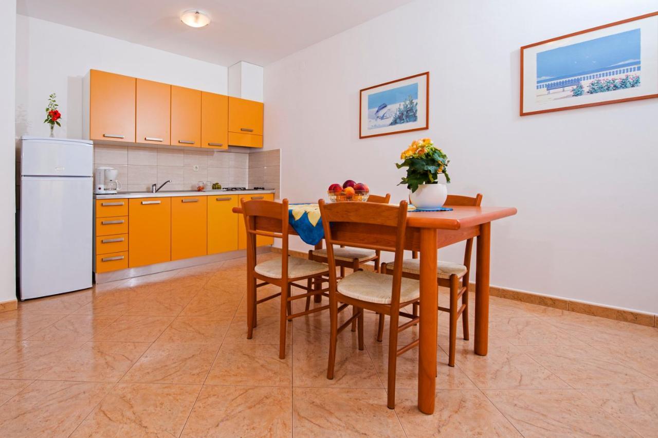 Apartments Bella B Rovigno Esterno foto