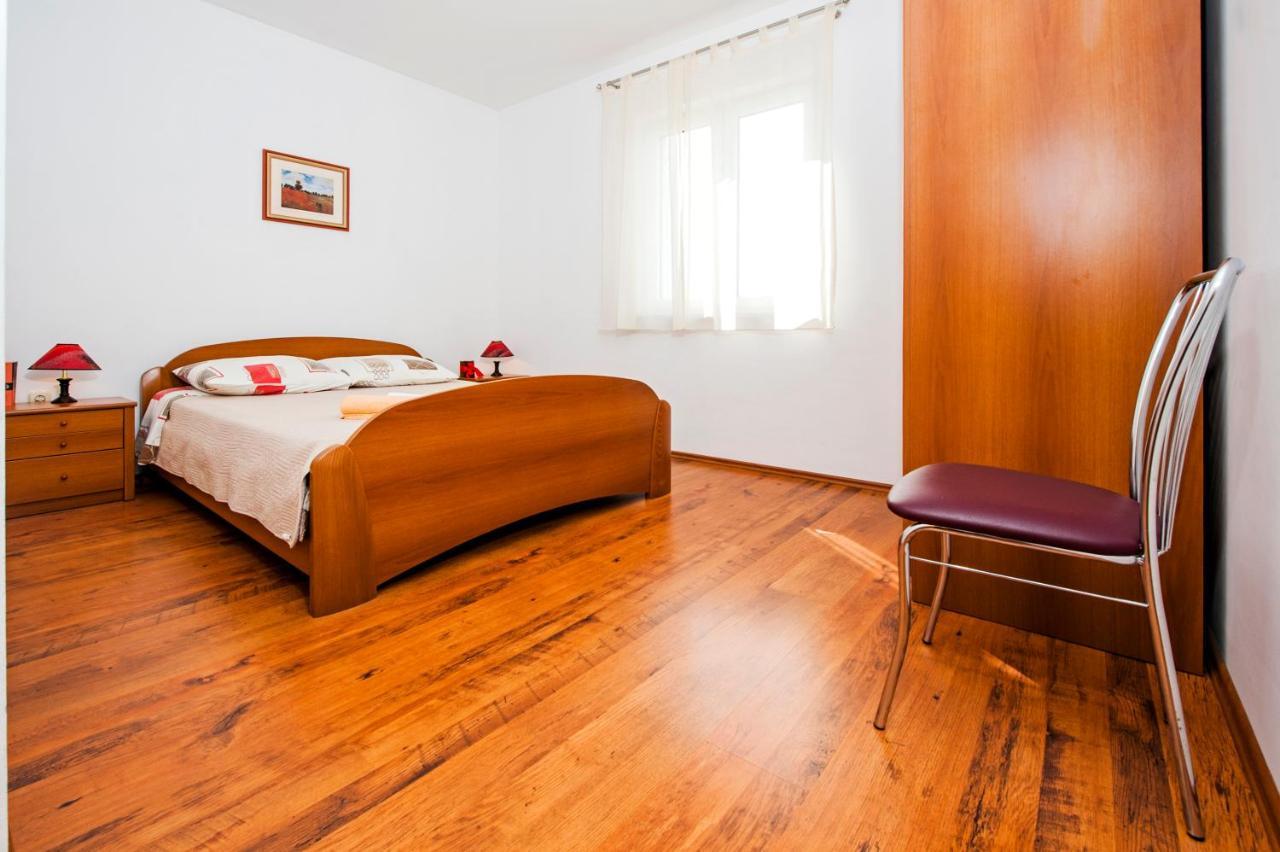 Apartments Bella B Rovigno Esterno foto